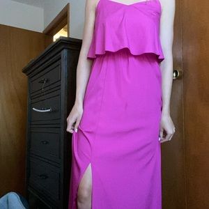 Magenta maxi dress with one leg split